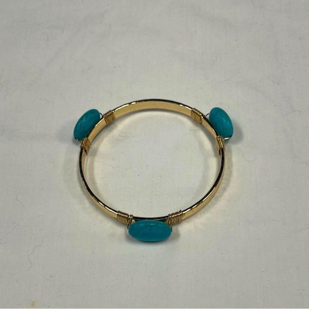 CHICO'S Magnesite Faux Turquoise Bead Wire Wrapped Hammered Bangle Bracelet